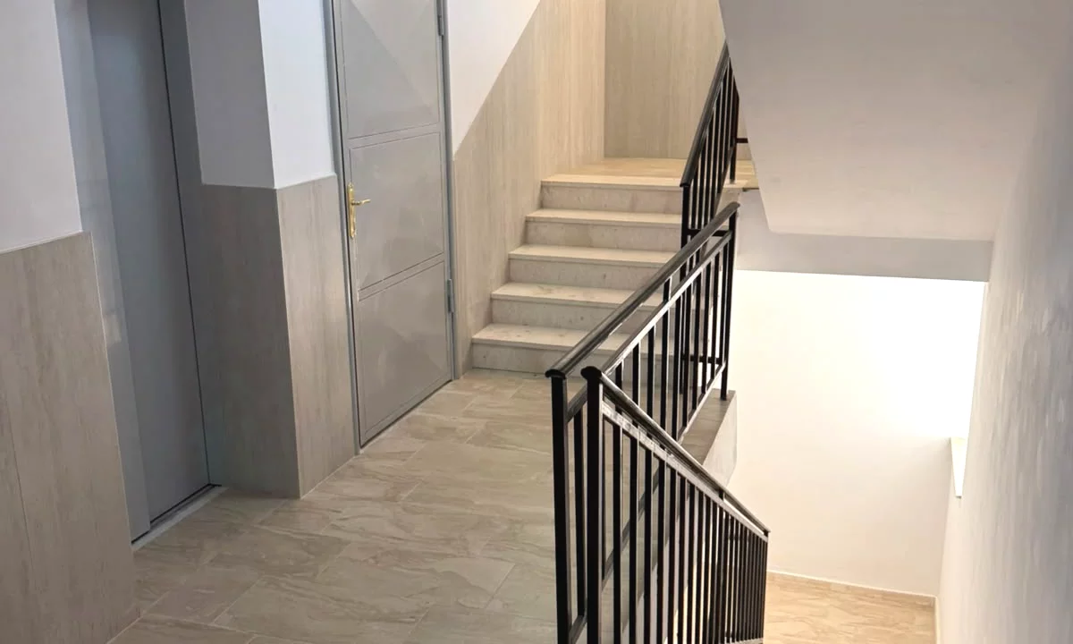 Casa in vendita Appartamento a Tirana, 1+1, Ambiente Vuoto, Pagamento 105,000  Euro.