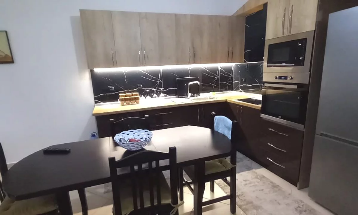Shtepi me qera Apartament ne Tirane, 2+1, Mobilimi E mobiluar, Pagesa 480  Euro.