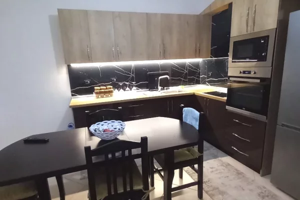 Shtepi me qera 2+1 ne Tirane - 480 Euro