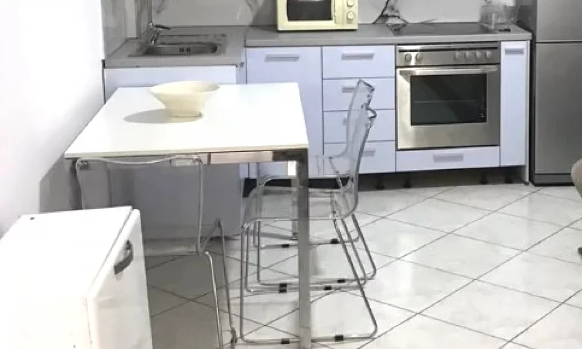 Casa in vendita Appartamento a Tirana, 1+1, Ambiente Arredato, Pagamento 98,000  Euro.