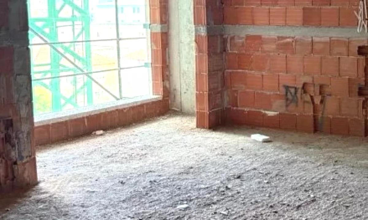 Casa in vendita Appartamento a Tirana, 1+1, Ambiente Vuoto, Pagamento 133,000  Euro.