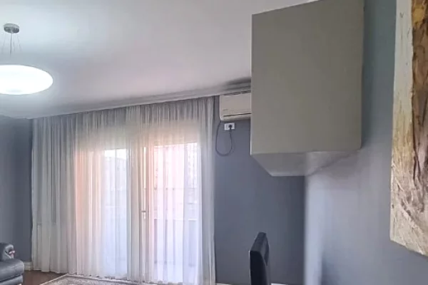 Shtepi me qera 2+1 ne Tirane - 1,000 Euro