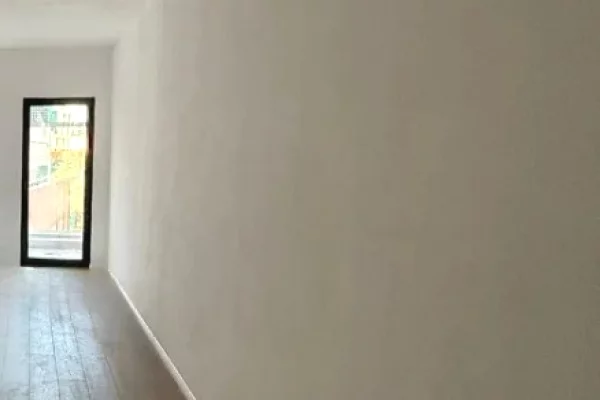 Ambient biznesi me qera 3+1 ne Tirane - 900 Euro