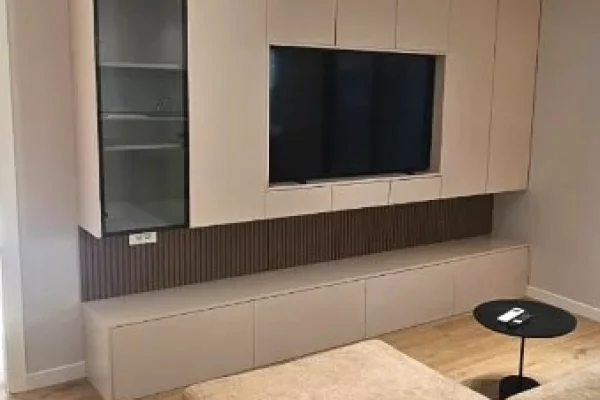 Shtepi me qera 2+1 ne Tirane - 1,000 Euro