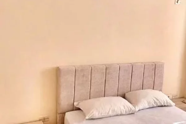Shtepi me qera 2+1 ne Tirane - 1,000 Euro