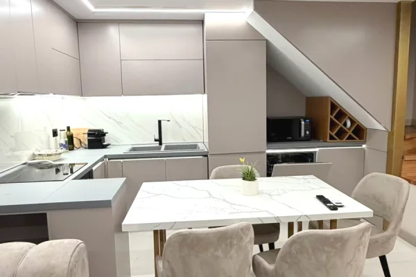 Shtepi me qera 2+1 ne Tirane - 800 Euro