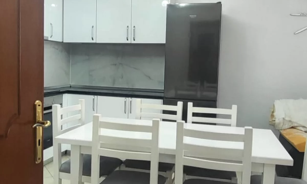 Shtepi me qera Apartament ne Tirane, 1+1, Mobilimi E mobiluar, Pagesa 450  Euro.