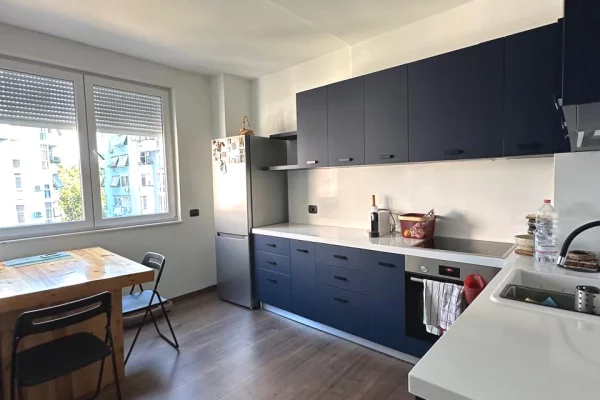 Shtepi me qera 2+1 ne Tirane - 1,300 Euro