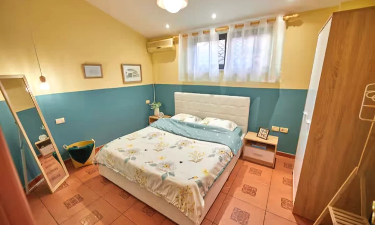 Shtepi me qera Apartament ne Tirane, 2+1, Mobilimi E mobiluar, Pagesa 750  Euro.