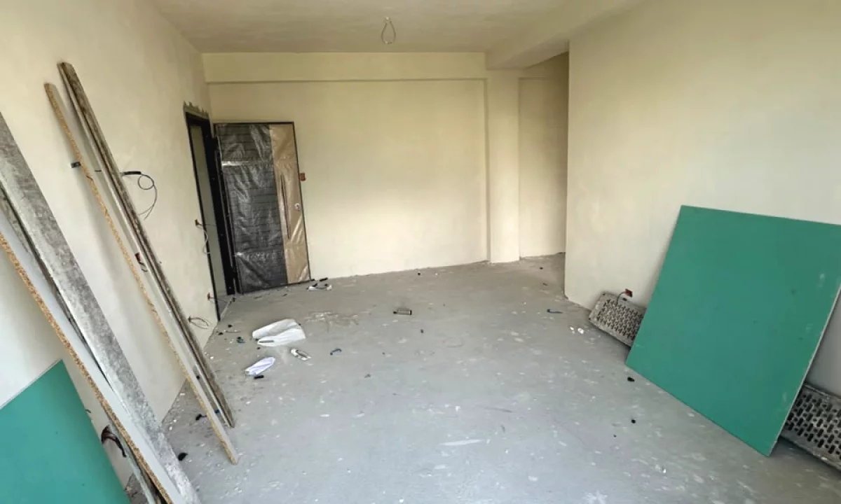 Shtepi ne shitje Apartament ne Tirane, 1+1, Mobilimi Bosh, pa mobiluar, Pagesa 160,000  Euro.