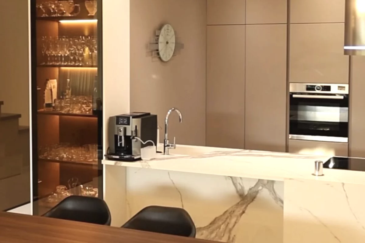 Shtepi ne shitje Vila Luksoze ne Tirane, 6+1, Mobilimi E mobiluar, Pagesa 1,290,000  Euro.