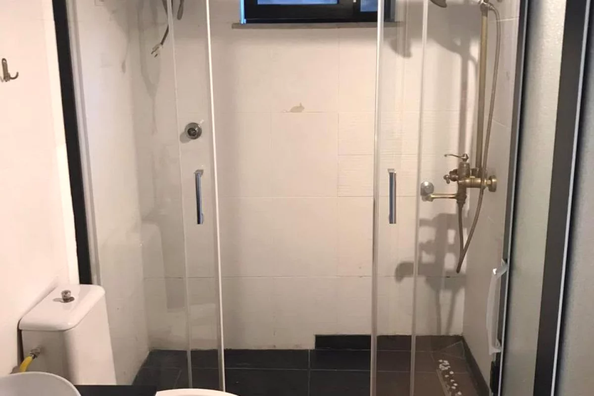 Shtepi me qera Apartament ne Tirane, 2+1, Mobilimi E mobiluar, Pagesa 900  Euro.