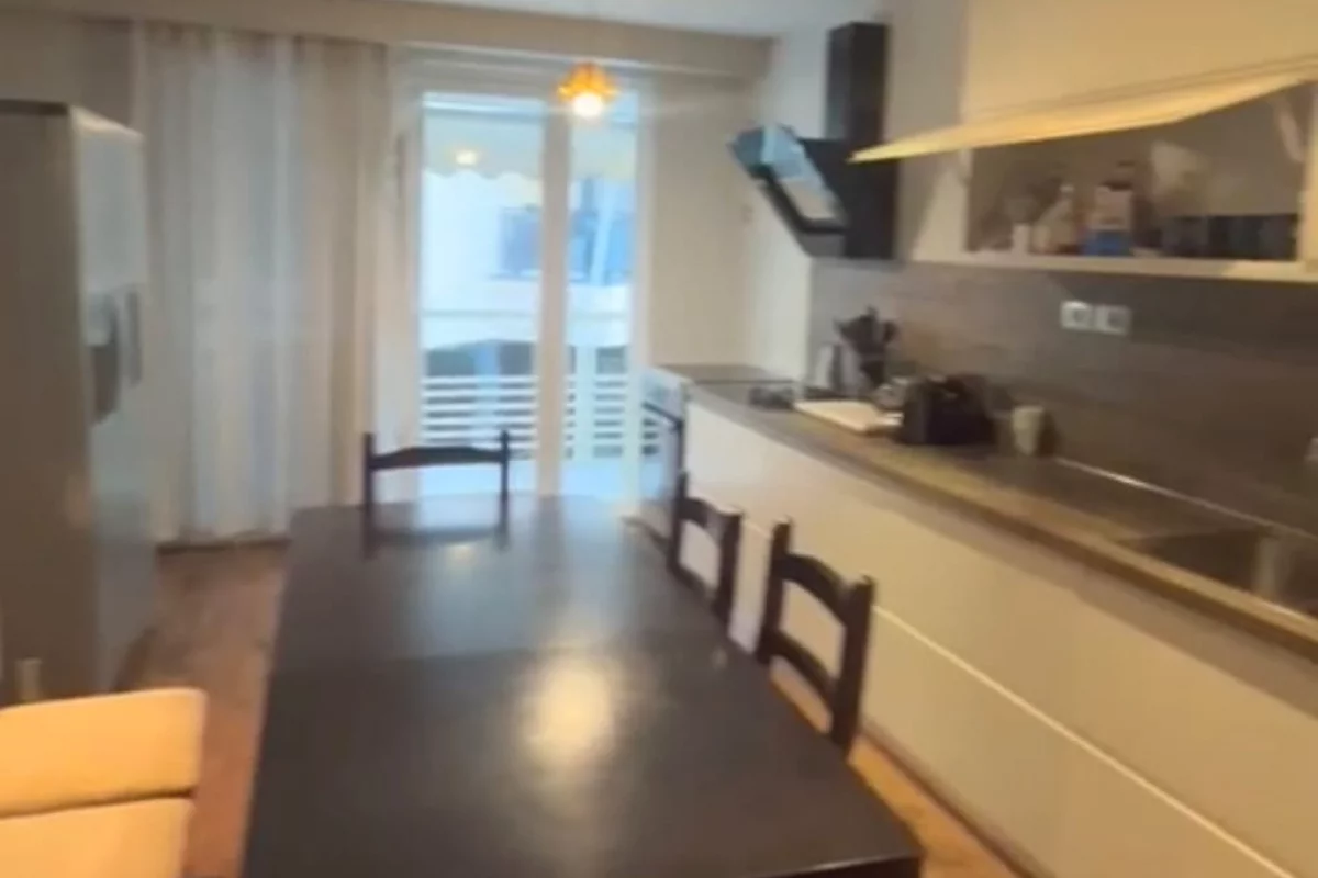 Shtepi me qera Apartament ne Tirane, 2+1, Mobilimi E mobiluar, Pagesa 900  Euro.