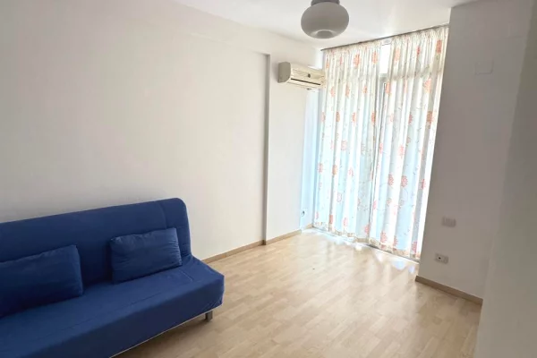 Shtepi me qera 2+1 ne Tirane - 1,000 Euro