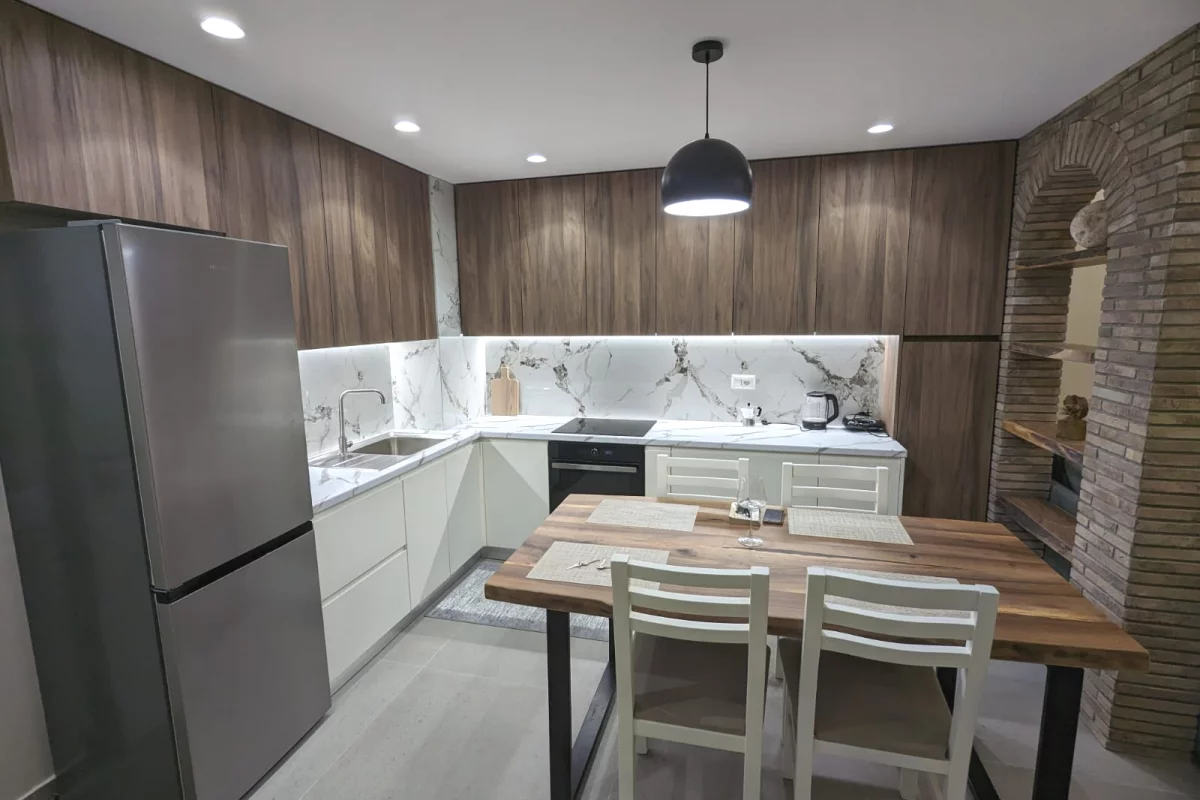 Shtepi me qera Apartament ne Vlore, 2+1, Mobilimi E mobiluar, Pagesa 700  Euro.