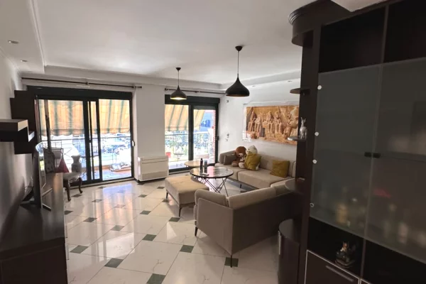 Shtepi me qera 3+1 ne Tirane - 1,500 Euro