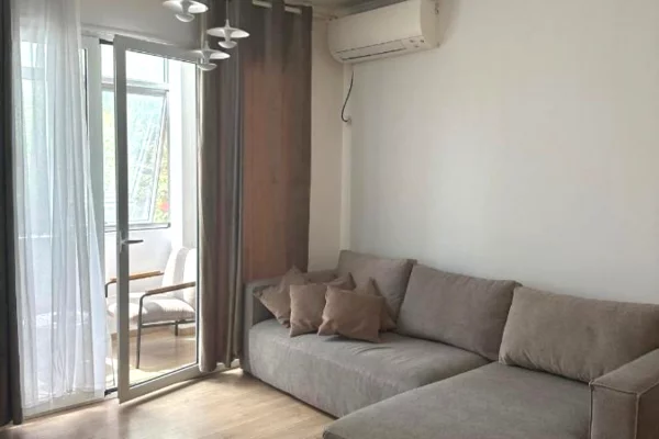 Shtepi me qera 2+1 ne Tirane - 850 Euro