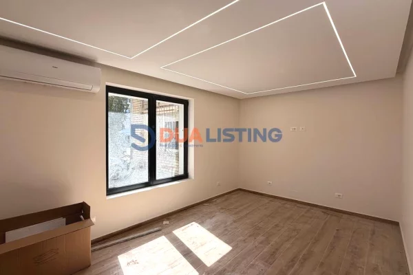 Jepet ambient biznesi per zyre me qira tek Rruga Ali Demi 