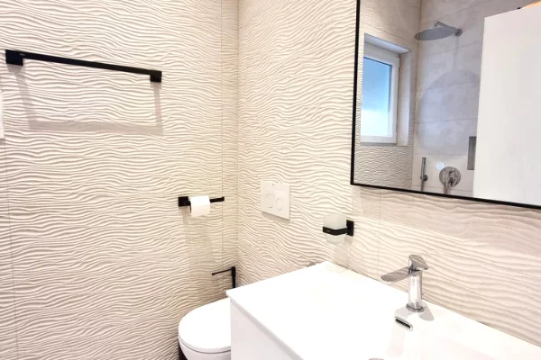 Jepet Apartament 1+1 me Qira – Kopshti Botanik , prane Bar Enzo , Kopshti Zoologjik , Liqeni i Thate