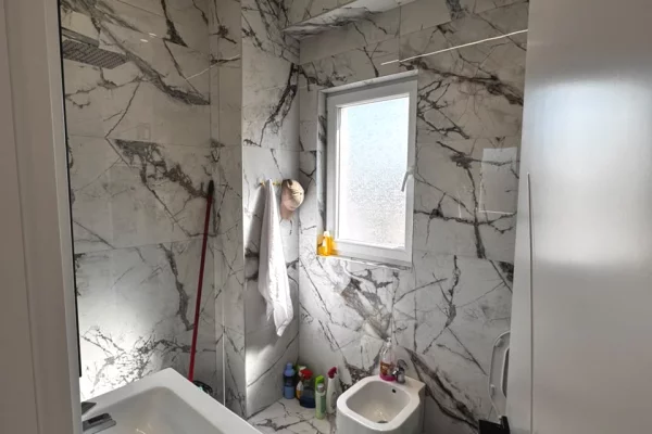 Shtepi me qera 2+1 ne Tirane - 800 Euro