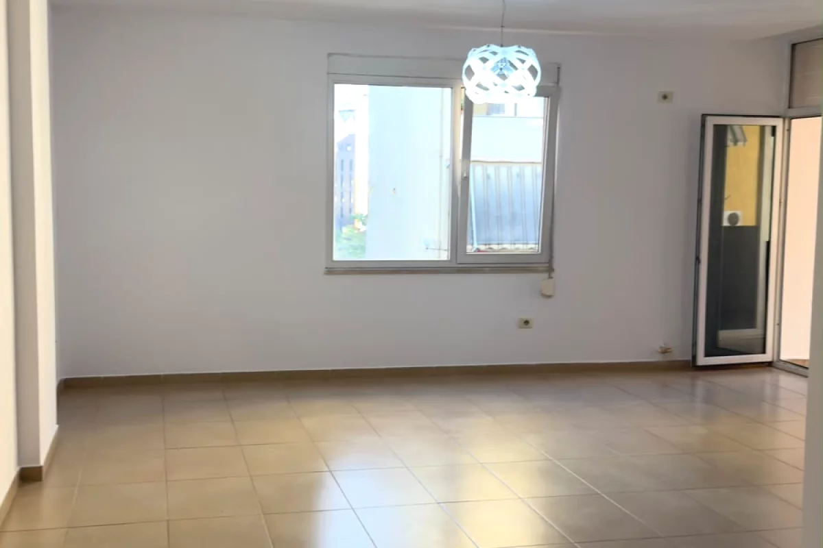 Jepet apartament 2+1+2+2 Ballkone me qira tek Rruga e Bogdaneve 