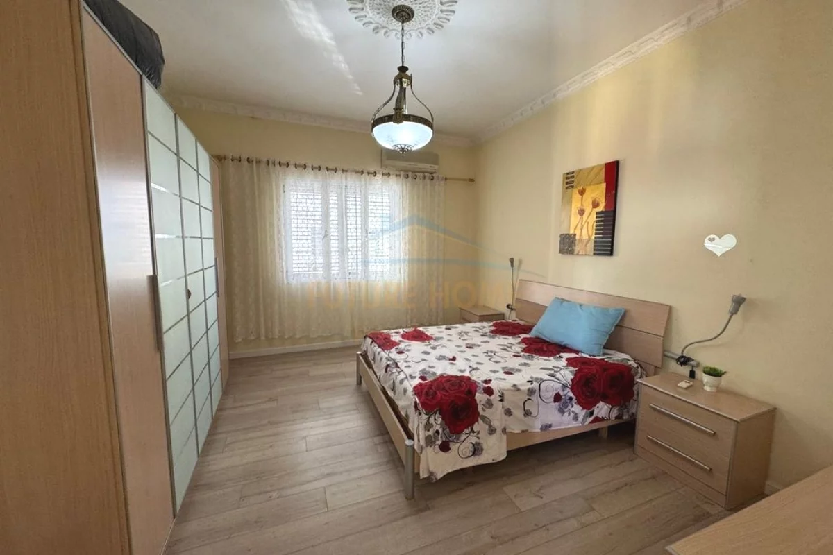 Shtepi me qera Apartament ne Tirane, 2+1, Mobilimi E mobiluar, Pagesa 700  Euro.