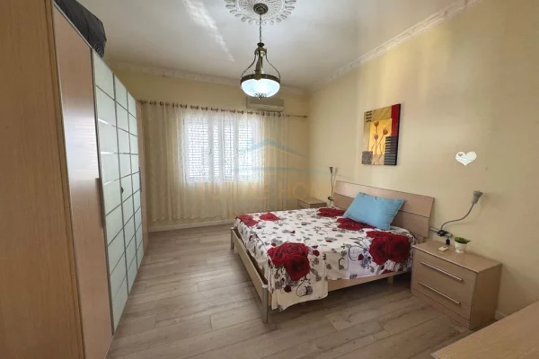 Shtepi me qera 2+1 ne Tirane - 700 Euro