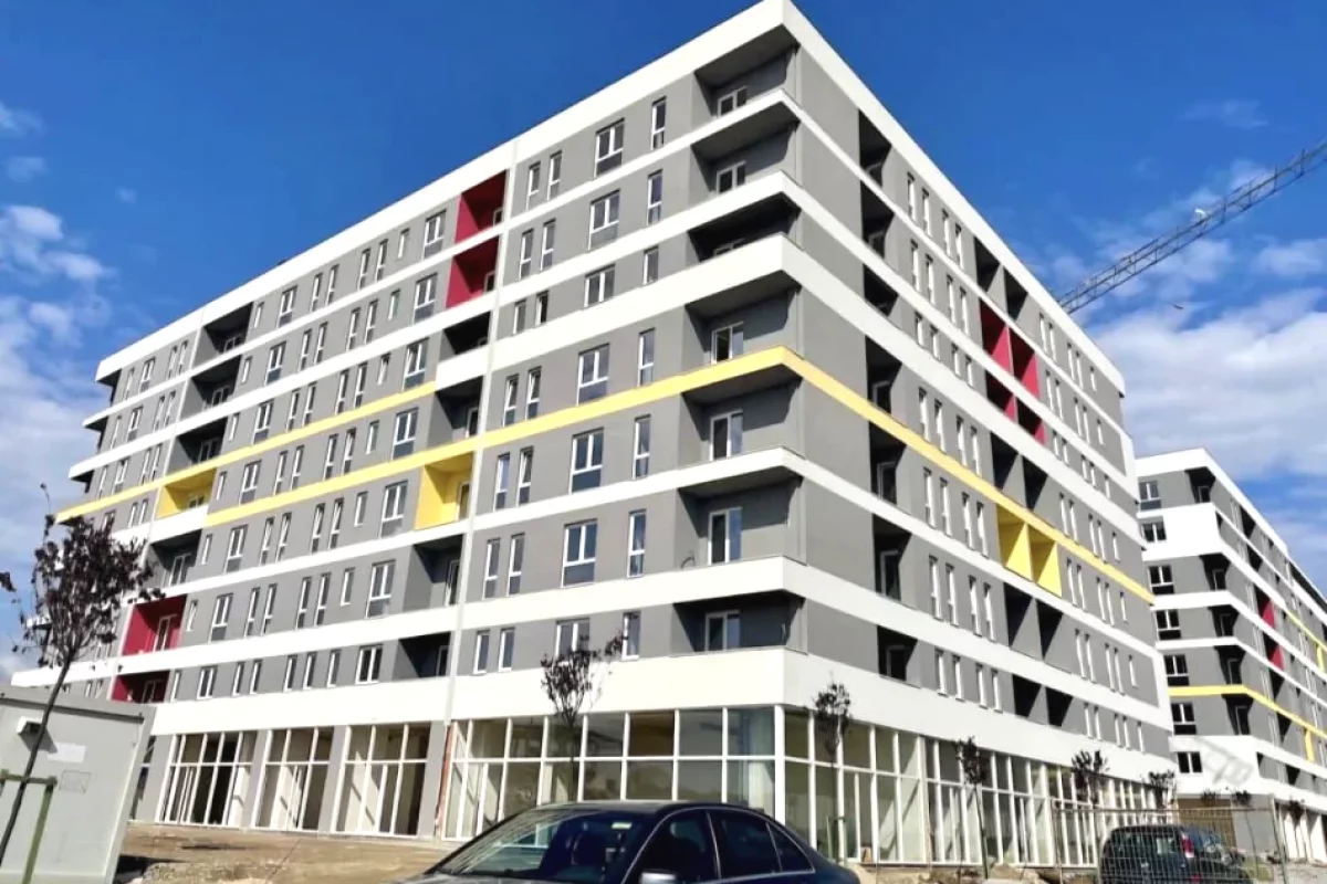 Shtepi ne shitje Apartament ne Tirane, 2+1, Mobilimi Bosh, pa mobiluar, Pagesa 125,000  Euro.