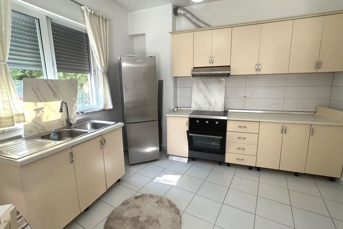 Shtepi me qera Apartament ne Tirane, 2+1, Mobilimi E mobiluar, Pagesa 600  Euro.