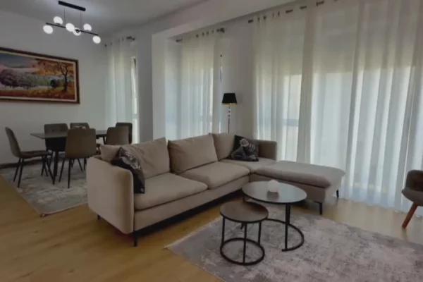 Shtepi me qera 2+1 ne Tirane - 1,500 Euro