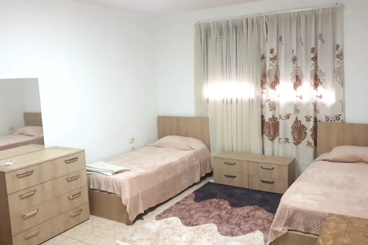 Shtepi me qera Apartament ne Tirane, 2+1, Mobilimi E mobiluar, Pagesa 650  Euro.