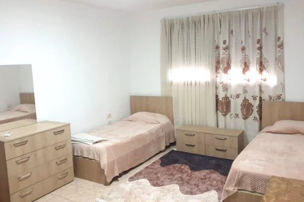 Jepet apartament 2+1 me qira tek Sheshi Willson , Rruga Ymer Kurti , Stadiumi Dinamo , ish Blloku .