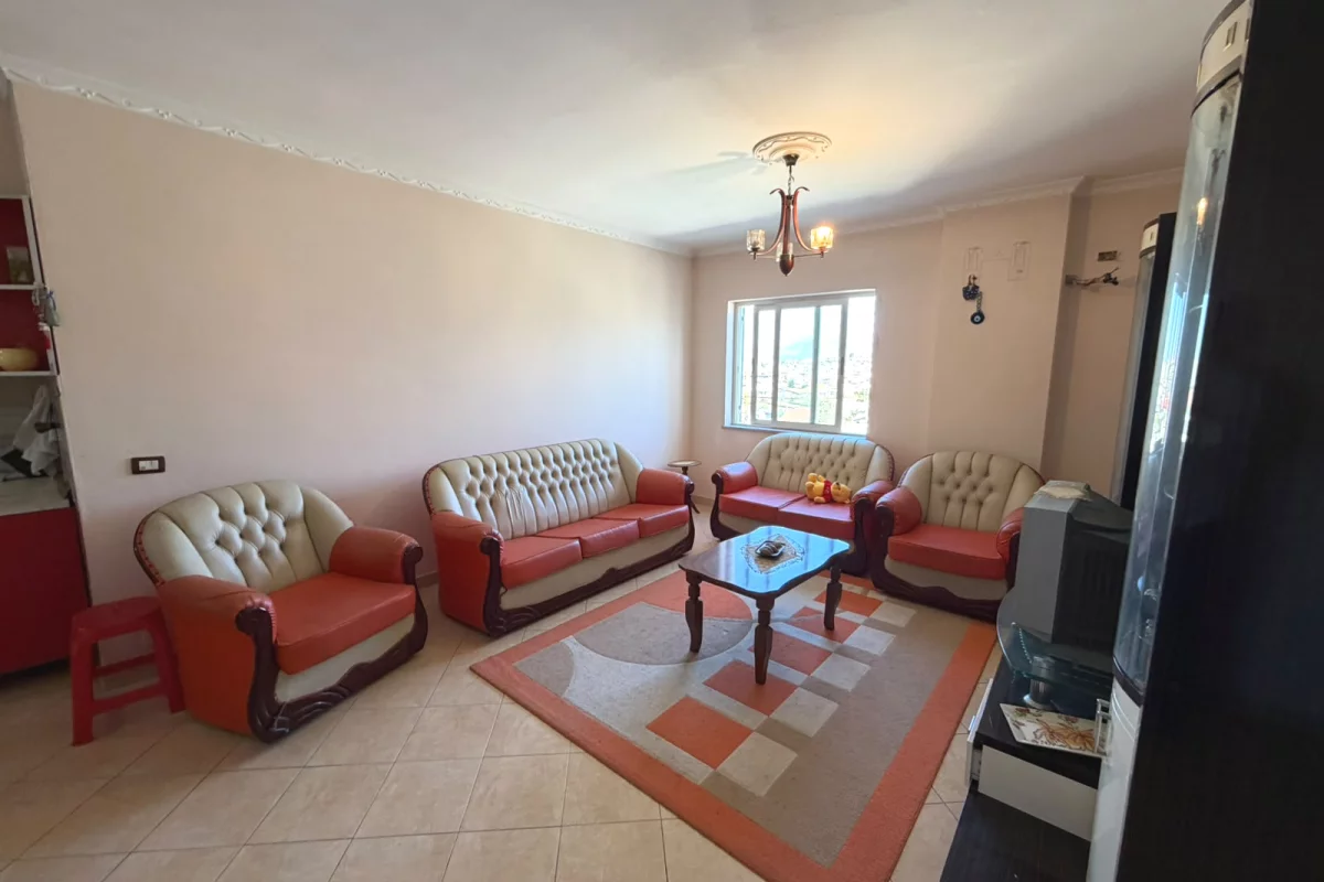 Shtepi me qera Apartament ne Tirane, 2+1, Mobilimi E mobiluar, Pagesa 400  Euro.
