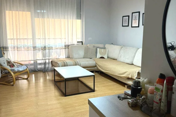 Shtepi me qera 2+1 ne Tirane - 900 Euro