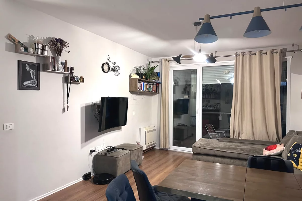 Shtepi ne shitje Apartament ne Tirane, 1+1, Mobilimi E mobiluar, Pagesa 240,000  Euro.