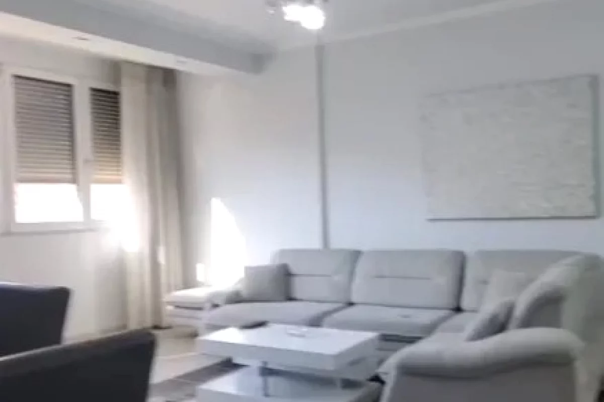 Shtepi me qera Apartament ne Tirane, 3+1, Mobilimi E mobiluar, Pagesa 1,100  Euro.