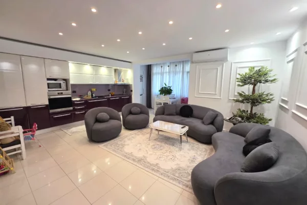 Shitet apartament 2+1+2 tualete+post parkimi i jashtëm tek Vasil Shanto .