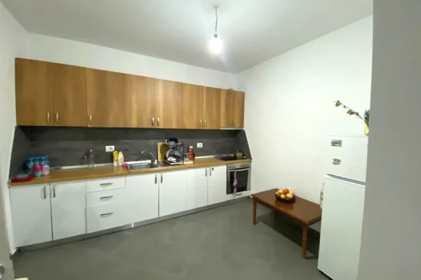 Shtepi ne shitje 2+1 ne Tirane - 140,000 Euro