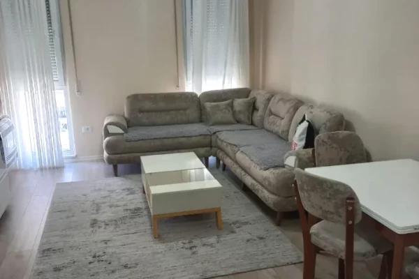 Shtepi me qera 2+1 ne Tirane - 500 Euro
