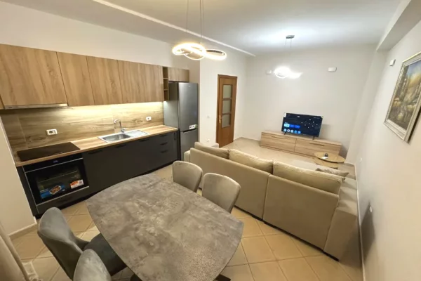 Shitet apartament 2+1 tek Bujtina e Gjelit , Rruga Don Bosko .