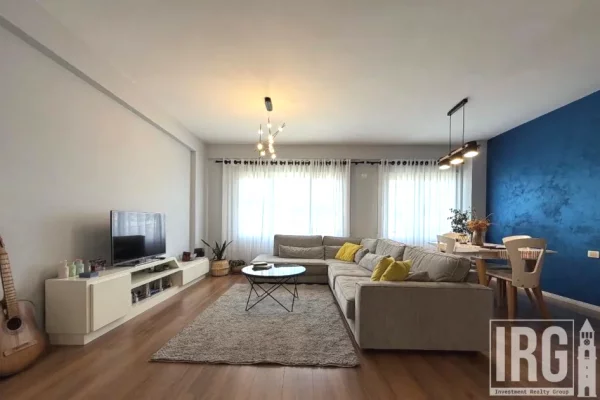 Shtepi me qera 2+1 ne Tirane - 1,300 Euro