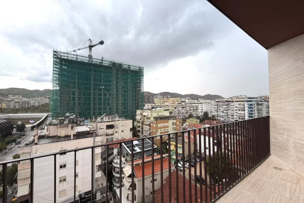 Shitet apartament 3+1+2 tek Altana Luxury Residence , Liqeni Artificial , Rruga e Kosovareve , Komun