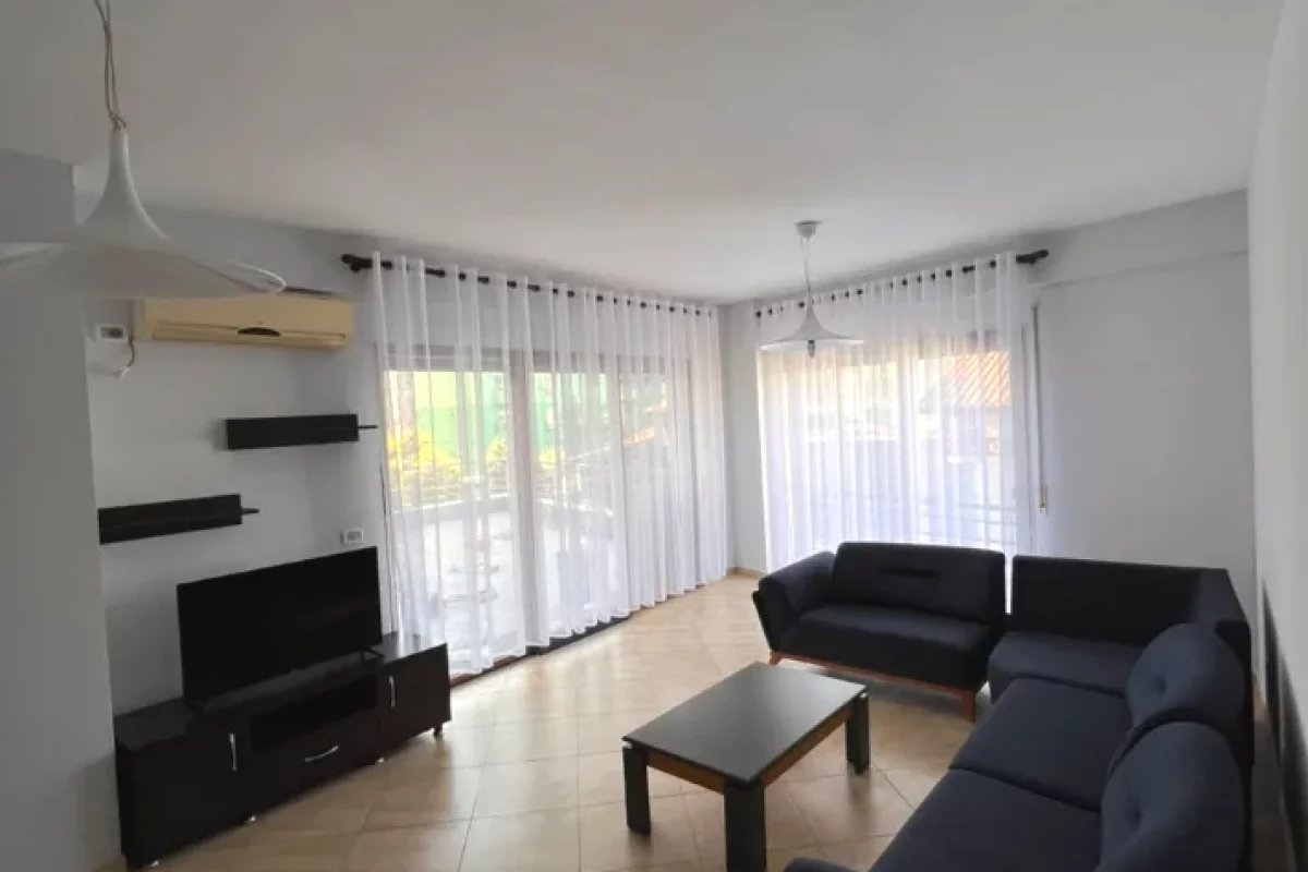 Shtepi me qera Apartament ne Tirane, 2+1, Mobilimi E mobiluar, Pagesa 900  Euro.