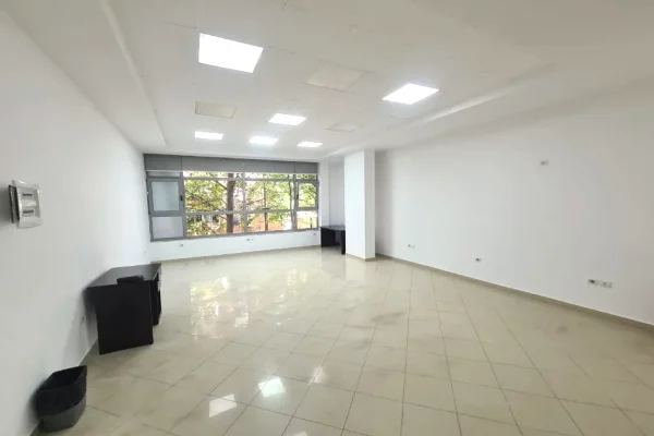 Jepet zyre me qira tek Rruga e Kavajes , 21 Dhjetori .