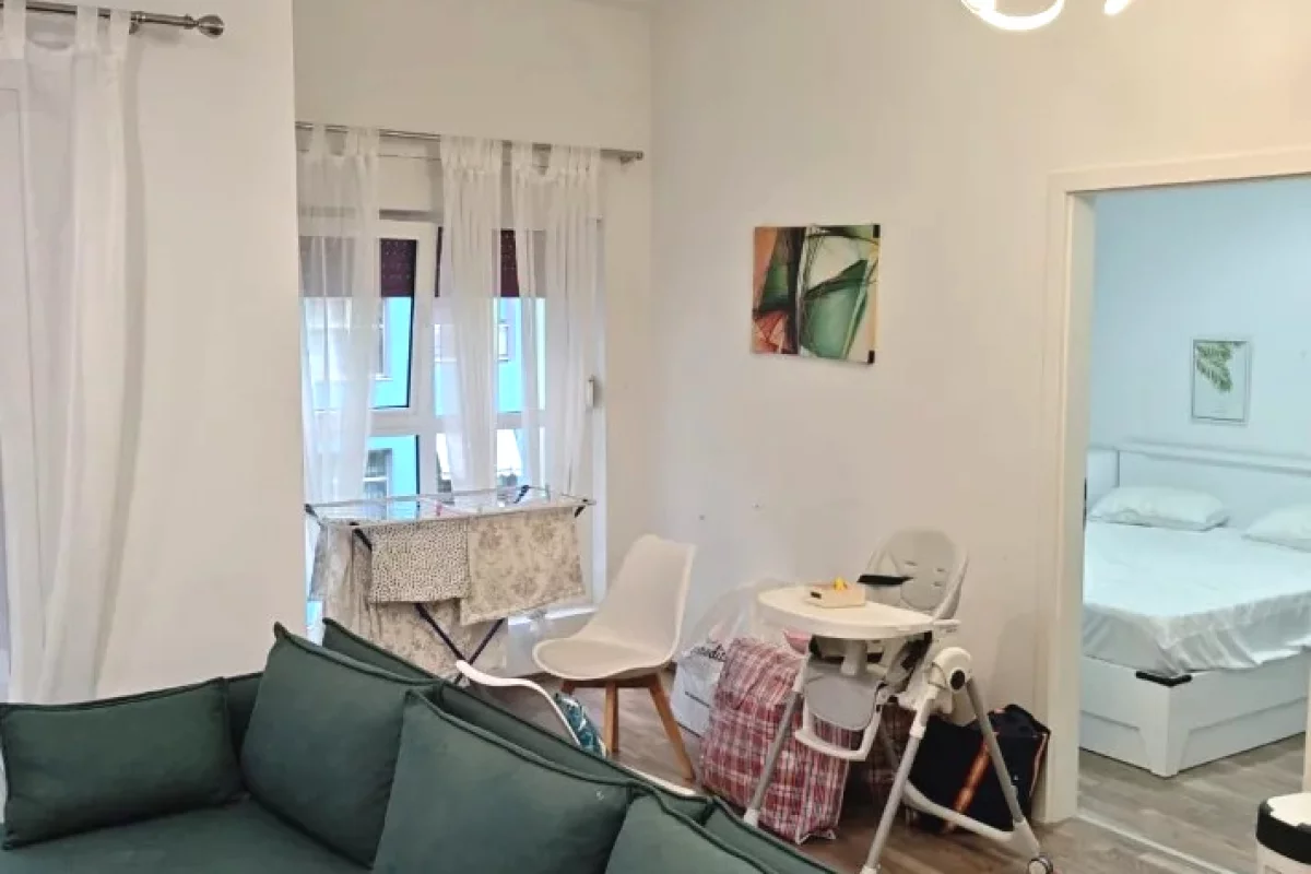 Shtepi me qera Apartament ne Tirane, 2+1, Mobilimi E mobiluar, Pagesa 1,200  Euro.