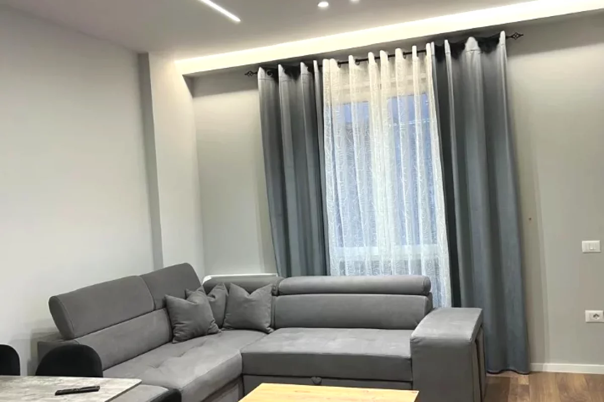 Shtepi me qera Apartament ne Tirane, 1+1, Mobilimi E mobiluar, Pagesa 450  Euro.