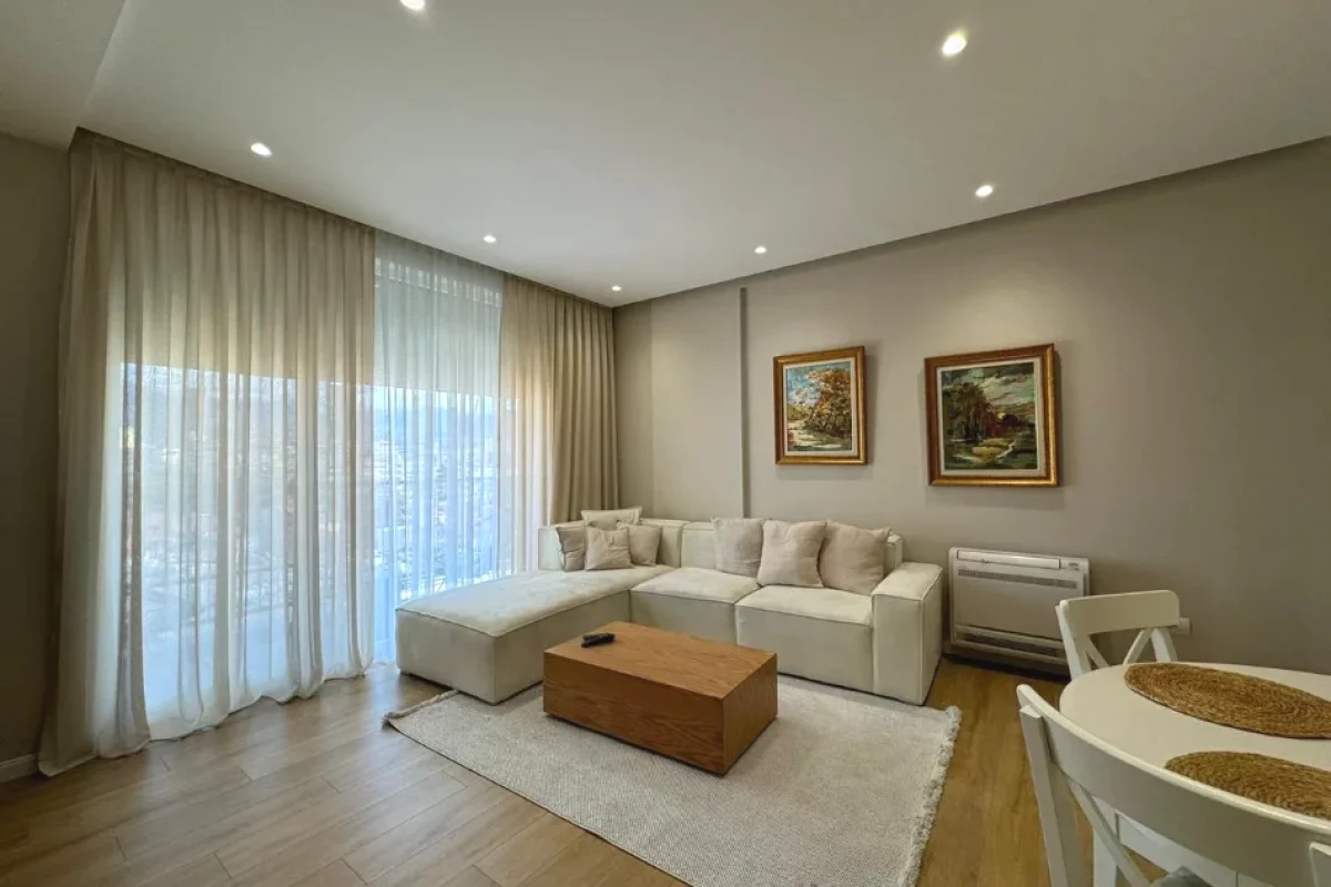 Shtepi me qera Apartament ne Tirane, 2+1, Mobilimi E mobiluar, Pagesa 1,200  Euro.