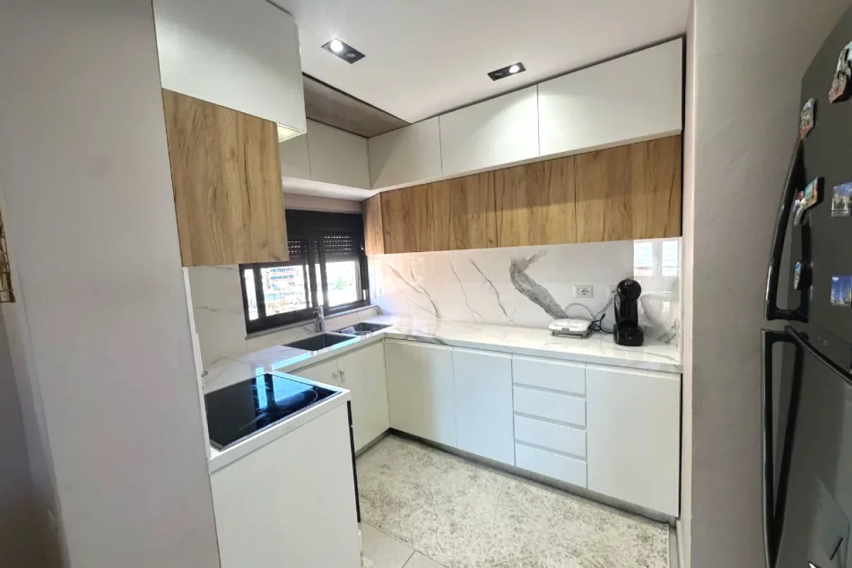 Shtepi me qera Apartament ne Tirane, 2+1, Mobilimi E mobiluar, Pagesa 650  Euro.