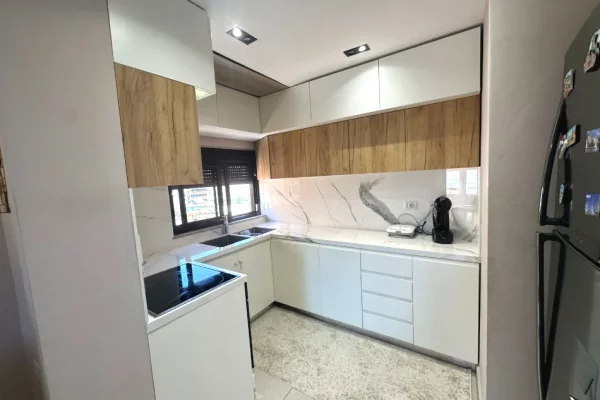 Shtepi me qera 2+1 ne Tirane - 650 Euro