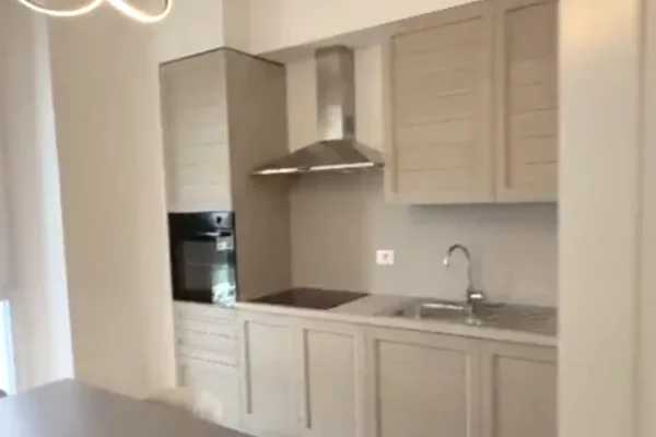 Jepet apartament 2+1+2 me qira tek Rruga e Burgut , Rruga Jordan Misja , ish Stacioni i Trenit , Bul